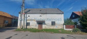 Objekt vhodný na rekonštrukciu pre 2-3 byty spolu cca 250 m2 Sečovce — foto 1
