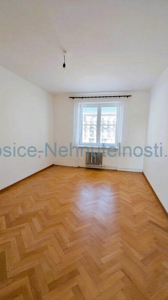 Predaj: 3-izbový tehlový byt 54 m2 s balkónom, pivnicou a výťahom, ul. ČSA – Košice I, Staré Mesto — foto 2