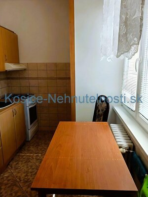 Predaj: 3-izbový tehlový byt 54 m2 s balkónom, pivnicou a výťahom, ul. ČSA – Košice I, Staré Mesto — foto 5
