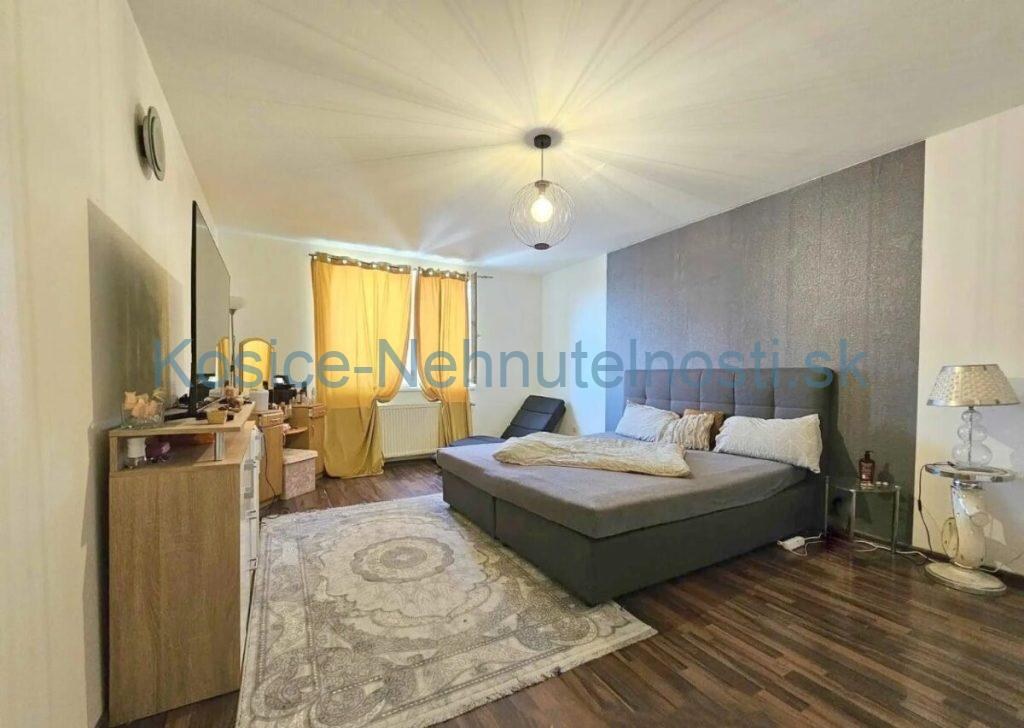 Poschodový 4izb. RD 180 m2, 453 m2 pozemok Trebišov — foto 16
