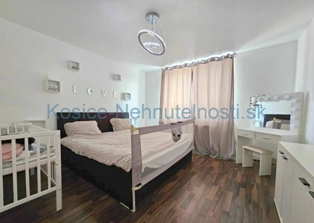 Poschodový 4izb. RD 180 m2, 453 m2 pozemok Trebišov — foto 17