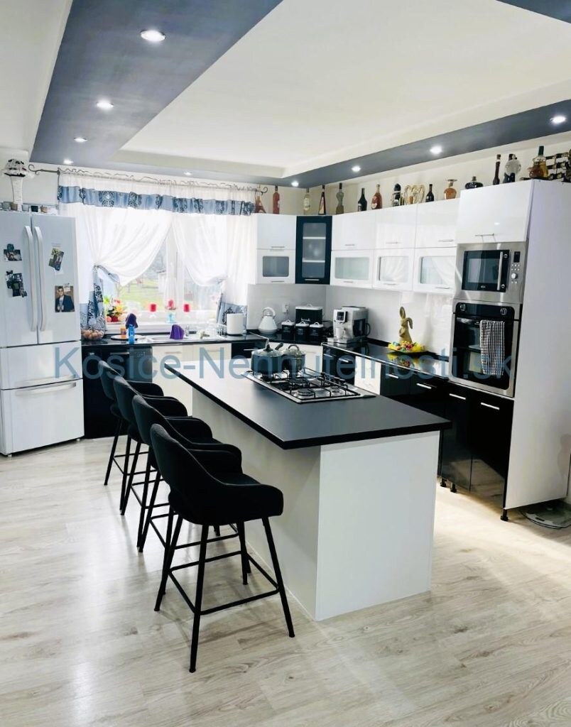 Poschodový 4izb. RD 180 m2, 453 m2 pozemok Trebišov — foto 5