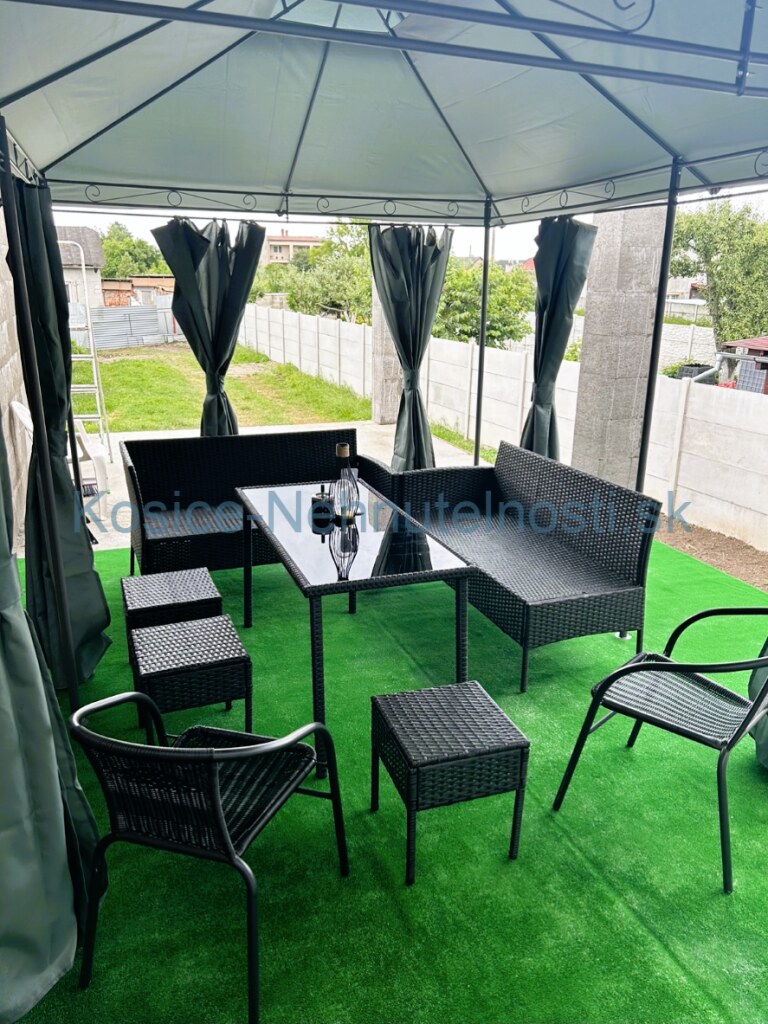 Poschodový 4izb. RD 180 m2, 453 m2 pozemok Trebišov — foto 8