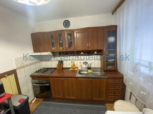 8-izb. RD 300m2, 742m2 poz. + garáž + dielňa + altánok, Trebišov — foto 3