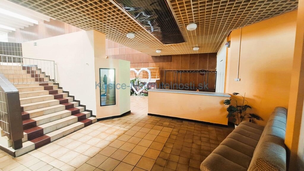 Podnikateľský objekt 3240 m2  Veľké Kapušany — foto 13